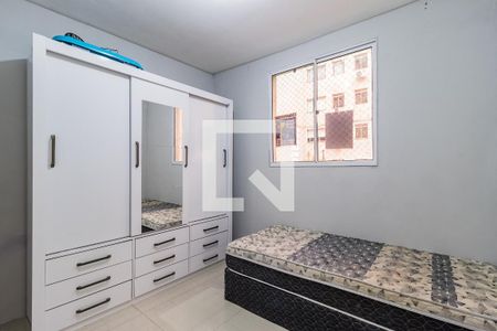 Dormitório de apartamento para alugar com 2 quartos, 55m² em São Sebastião, Porto Alegre