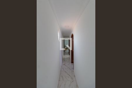 Casa à venda com 130m², 4 quartos e 1 vaga Casa à venda com 130m², 4 quartos e 1 vagaCorredor