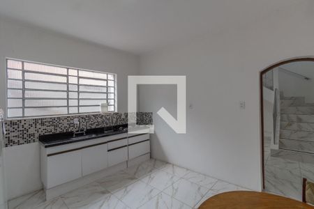 Casa à venda com 130m², 4 quartos e 1 vaga Casa à venda com 130m², 4 quartos e 1 vagaCozinha