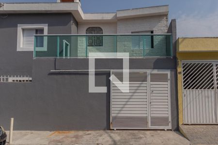 Casa à venda com 130m², 4 quartos e 1 vaga Casa à venda com 130m², 4 quartos e 1 vagaFachada