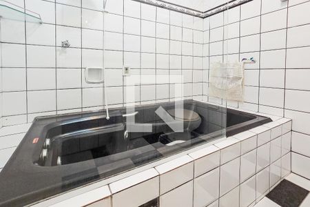 Casa para alugar com 300m², 6 quartos e 2 vagas Casa para alugar com 300m², 6 quartos e 2 vagasBanheiro 2