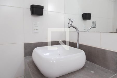 Banheiro Social de apartamento à venda com 2 quartos, 63m² em Vila Barros, Guarulhos
