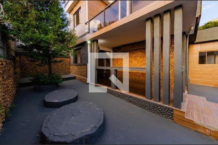 Casa para alugar com 500m², 3 quartos e 6 vagasÁrea