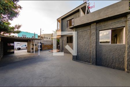 Casa para alugar com 500m², 3 quartos e 6 vagasQuintal