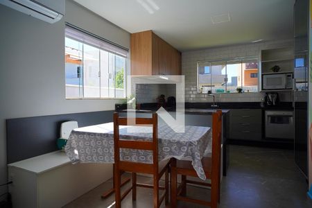 Sala de casa para alugar com 2 quartos, 87m² em São João do Rio Vermelho, Florianópolis