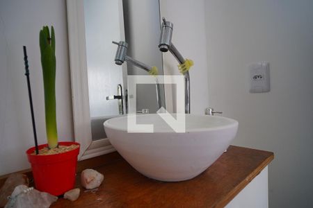 Lavabo  de casa para alugar com 2 quartos, 87m² em São João do Rio Vermelho, Florianópolis