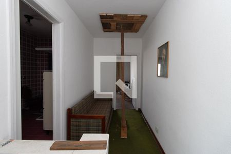 Corredor de casa à venda com 2 quartos, 187m² em Vila Nivi, São Paulo