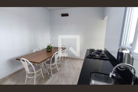 Casa à venda com 214m², 2 quartos e 2 vagasCozinha