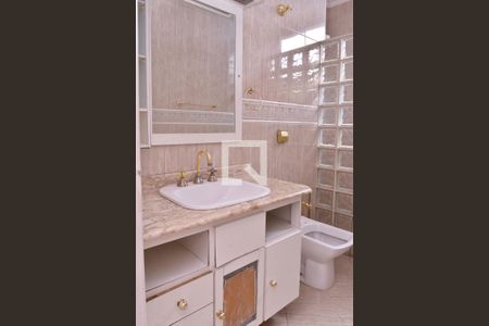 Casa à venda com 156m², 3 quartos e 2 vagasBanheiro