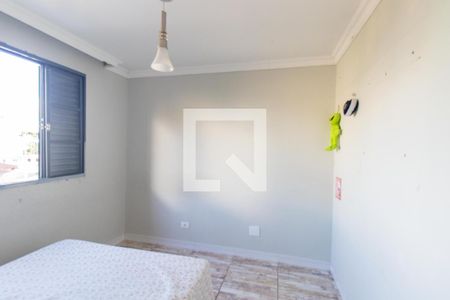 Quarto 3 de apartamento para alugar com 3 quartos, 63m² em Novo Mundo, Curitiba