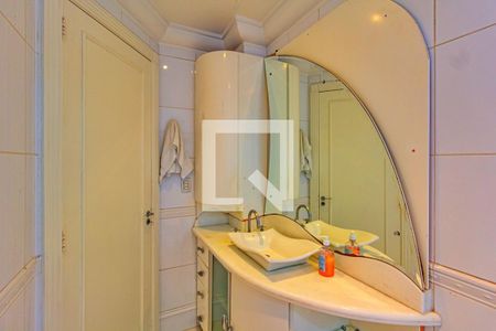 Apartamento à venda com 156m², 3 quartos e 2 vagas Apartamento à venda com 156m², 3 quartos e 2 vagasBanheiro da Suíte