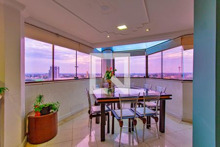 Apartamento à venda com 156m², 3 quartos e 2 vagas Apartamento à venda com 156m², 3 quartos e 2 vagasSala de Jantar