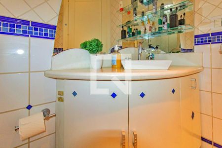 Apartamento à venda com 156m², 3 quartos e 2 vagas Apartamento à venda com 156m², 3 quartos e 2 vagasBanheiro Social