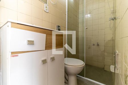 Banheiro de kitnet/studio para alugar com 1 quarto, 30m² em Vila Buarque, São Paulo