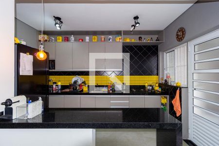 Casa à venda com 190m², 4 quartos e 2 vagas Casa à venda com 190m², 4 quartos e 2 vagasCozinha