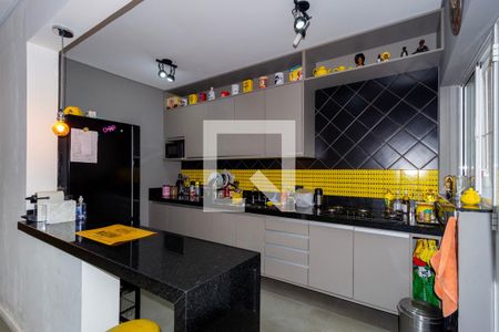 Casa à venda com 190m², 4 quartos e 2 vagas Casa à venda com 190m², 4 quartos e 2 vagasCozinha