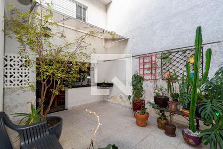 Casa à venda com 190m², 4 quartos e 2 vagas Casa à venda com 190m², 4 quartos e 2 vagasQuintal