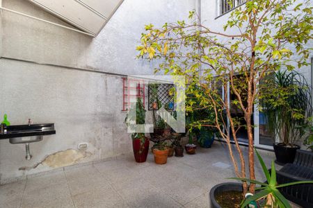 Casa à venda com 190m², 4 quartos e 2 vagas Casa à venda com 190m², 4 quartos e 2 vagasQuintal