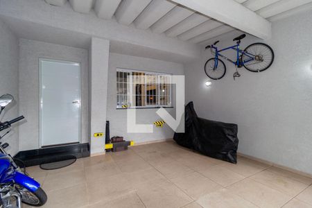 Casa à venda com 190m², 4 quartos e 2 vagas Casa à venda com 190m², 4 quartos e 2 vagasGaragem