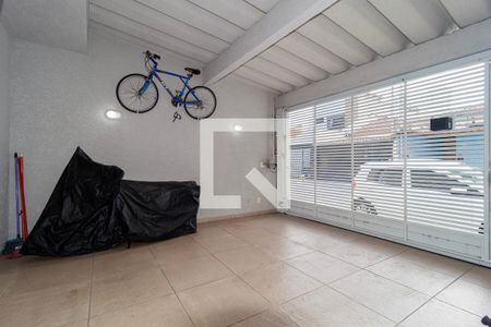 Casa à venda com 190m², 4 quartos e 2 vagas Casa à venda com 190m², 4 quartos e 2 vagasGaragem