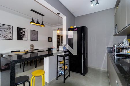 Casa à venda com 190m², 4 quartos e 2 vagas Casa à venda com 190m², 4 quartos e 2 vagasCozinha