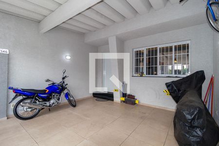 Casa à venda com 190m², 4 quartos e 2 vagas Casa à venda com 190m², 4 quartos e 2 vagasGaragem