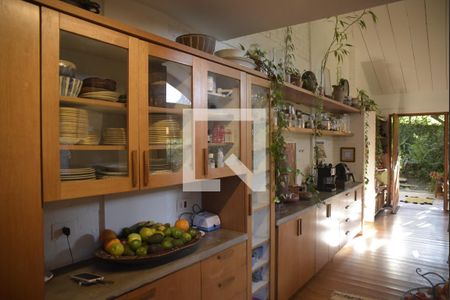 Casa de condomínio para alugar com 320m², 3 quartos e 2 vagasCozinha