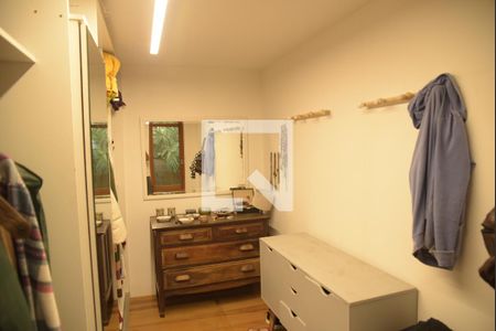 Casa de condomínio para alugar com 320m², 3 quartos e 2 vagasCloset