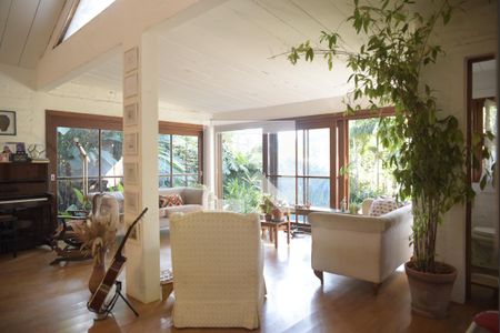 Sala de casa de condomínio para alugar com 3 quartos, 320m² em Jardim Colibri, Cotia