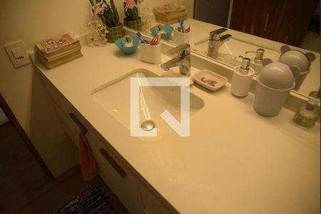 Casa de condomínio para alugar com 320m², 3 quartos e 2 vagasBanheiro social