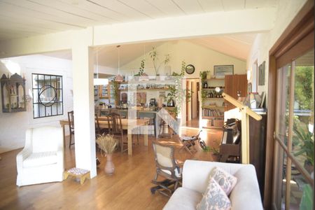 Sala de casa de condomínio para alugar com 3 quartos, 320m² em Jardim Colibri, Cotia