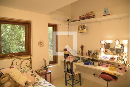 Casa de condomínio para alugar com 320m², 3 quartos e 2 vagasQuarto 2