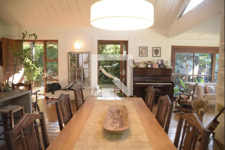 Sala de casa de condomínio para alugar com 3 quartos, 320m² em Jardim Colibri, Cotia