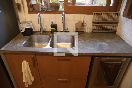 Casa de condomínio para alugar com 320m², 3 quartos e 2 vagasCozinha