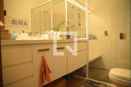 Casa de condomínio para alugar com 320m², 3 quartos e 2 vagasBanheiro social