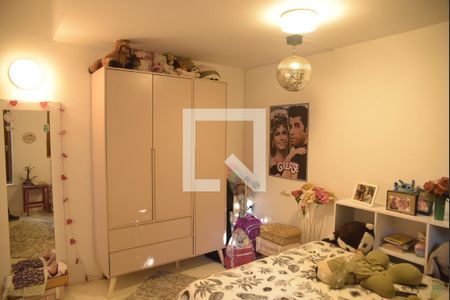 Casa de condomínio para alugar com 320m², 3 quartos e 2 vagasQuarto 2