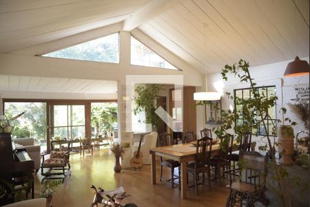 Sala de casa de condomínio para alugar com 3 quartos, 320m² em Jardim Colibri, Cotia