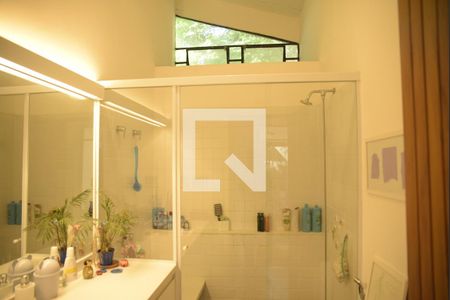 Casa de condomínio para alugar com 320m², 3 quartos e 2 vagasBanheiro social