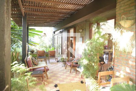 Casa de condomínio para alugar com 320m², 3 quartos e 2 vagasVaranda