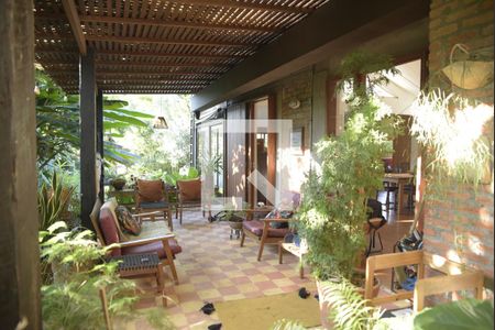 Casa de condomínio para alugar com 320m², 3 quartos e 2 vagasVaranda