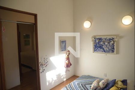 Casa de condomínio para alugar com 320m², 3 quartos e 2 vagasQuarto