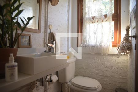 Casa de condomínio para alugar com 320m², 3 quartos e 2 vagasLavabo