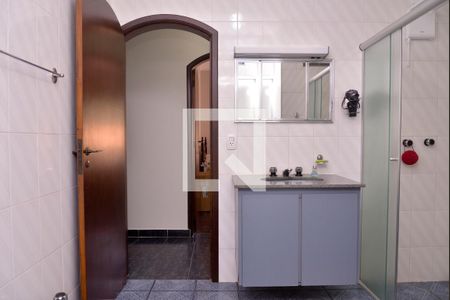 Banheiro  de casa para alugar com 3 quartos, 200m² em Vila Camilópolis, Santo André
