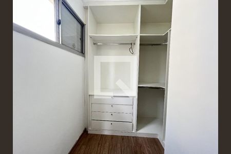 Apartamento à venda com 87m², 3 quartos e 1 vaga Apartamento à venda com 87m², 3 quartos e 1 vagaCloset da suíte