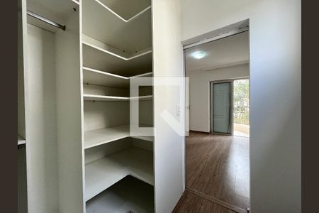 Apartamento à venda com 87m², 3 quartos e 1 vaga Apartamento à venda com 87m², 3 quartos e 1 vagaCloset da suíte