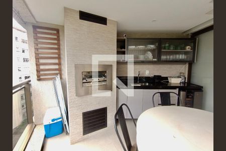 Apartamento à venda com 220m², 3 quartos e 3 vagas Apartamento à venda com 220m², 3 quartos e 3 vagasVaranda gourmet