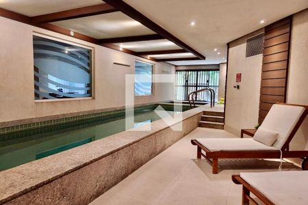 Apartamento à venda com 220m², 3 quartos e 3 vagas Apartamento à venda com 220m², 3 quartos e 3 vagasÁrea Comum - Playground