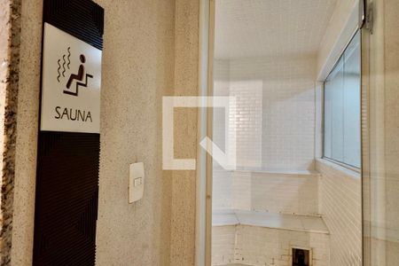 Apartamento à venda com 220m², 3 quartos e 3 vagas Apartamento à venda com 220m², 3 quartos e 3 vagasÁrea Comum - Playground