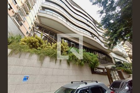 Apartamento à venda com 220m², 3 quartos e 3 vagas Apartamento à venda com 220m², 3 quartos e 3 vagasFachada com cartaz QA.