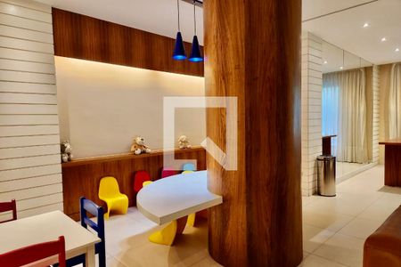 Apartamento à venda com 220m², 3 quartos e 3 vagas Apartamento à venda com 220m², 3 quartos e 3 vagasÁrea Comum - Playground